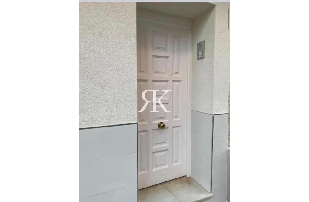 Resale - Apartment - Lo Pagan