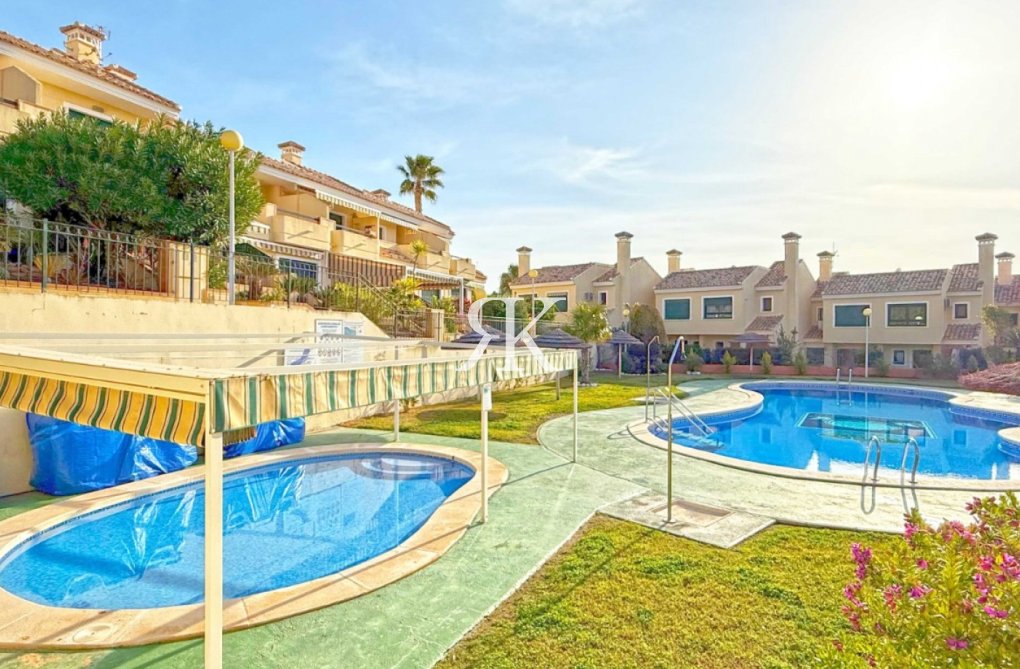 Resale - Apartment - Orihuela Costa - Costa Blanca