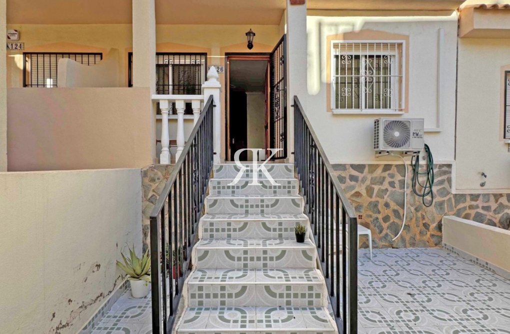 Resale - Apartment - Orihuela Costa - Costa Blanca
