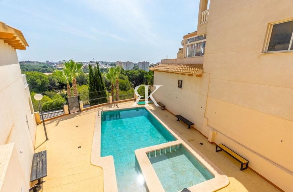 Resale - Apartment - Orihuela Costa - Dehesa de campoamor