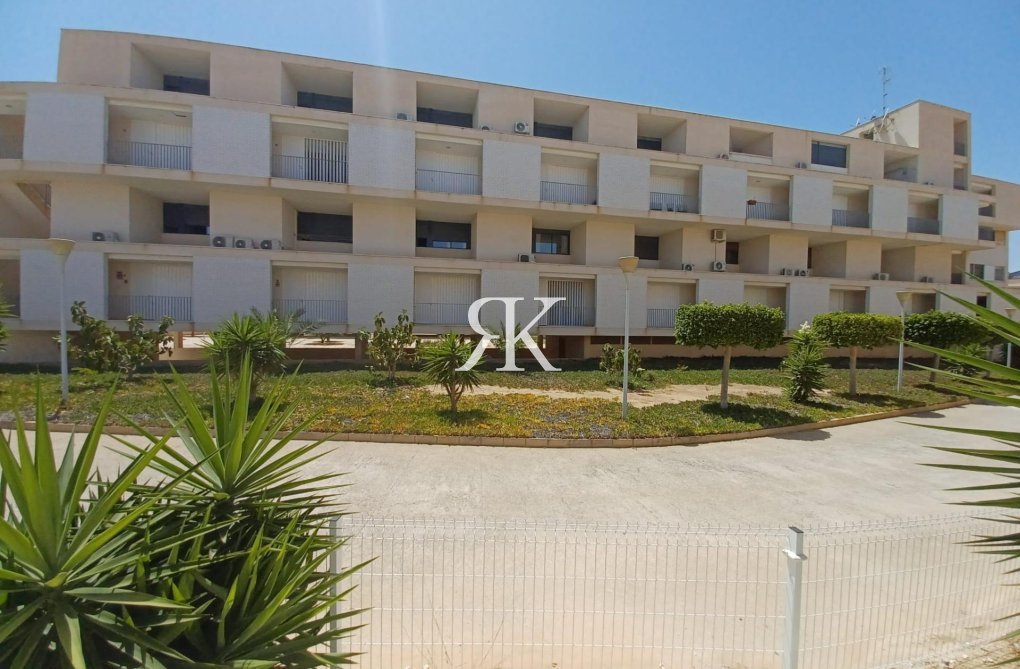 Resale - Apartment - Orihuela Costa - Los Dolses