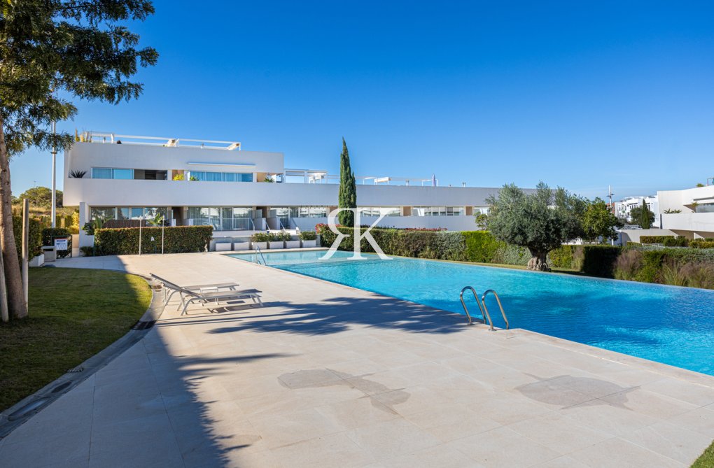 Resale - Apartment Penthouse - Torrevieja - Los Balcones 