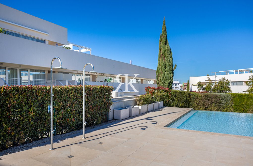 Resale - Apartment Penthouse - Torrevieja - Los Balcones 