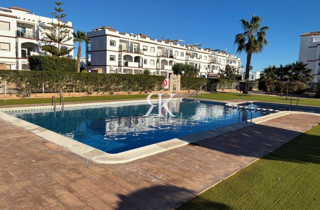 Resale - Apartment - Punta Prima - Costa Blanca