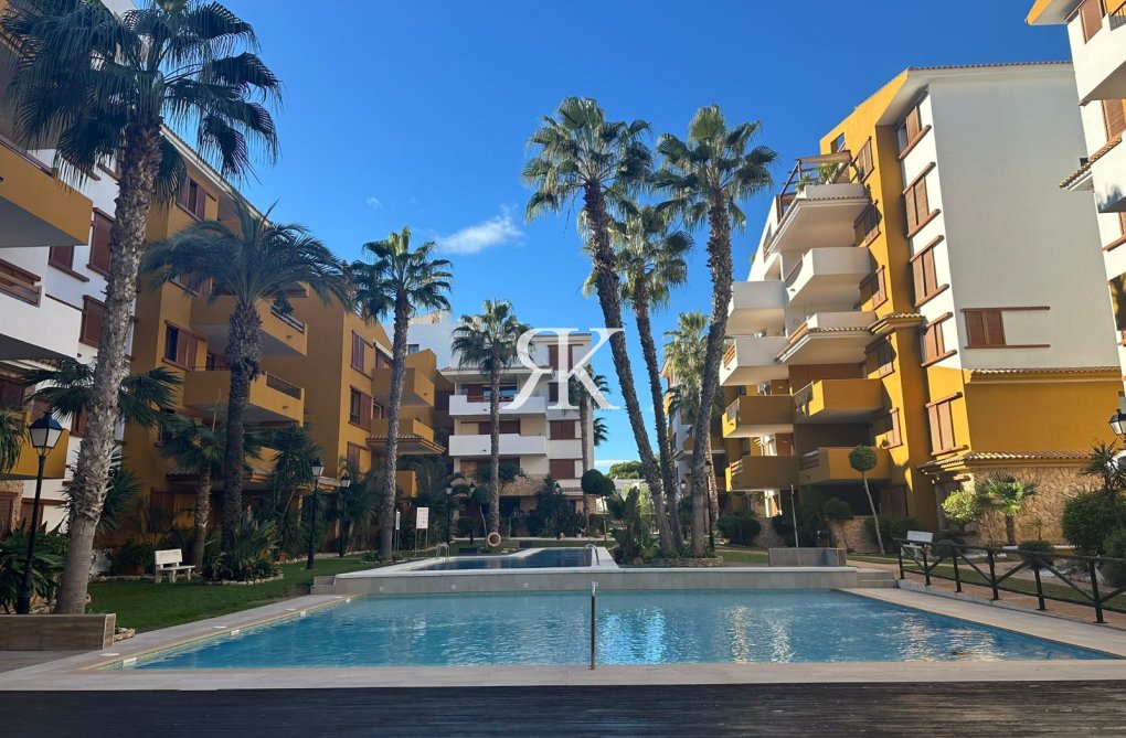 Resale - Apartment - Punta Prima - Costa Blanca