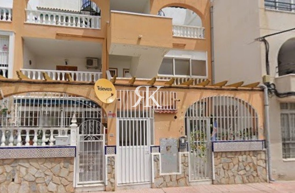 Resale - Apartment Top floor - Torrevieja - La Loma
