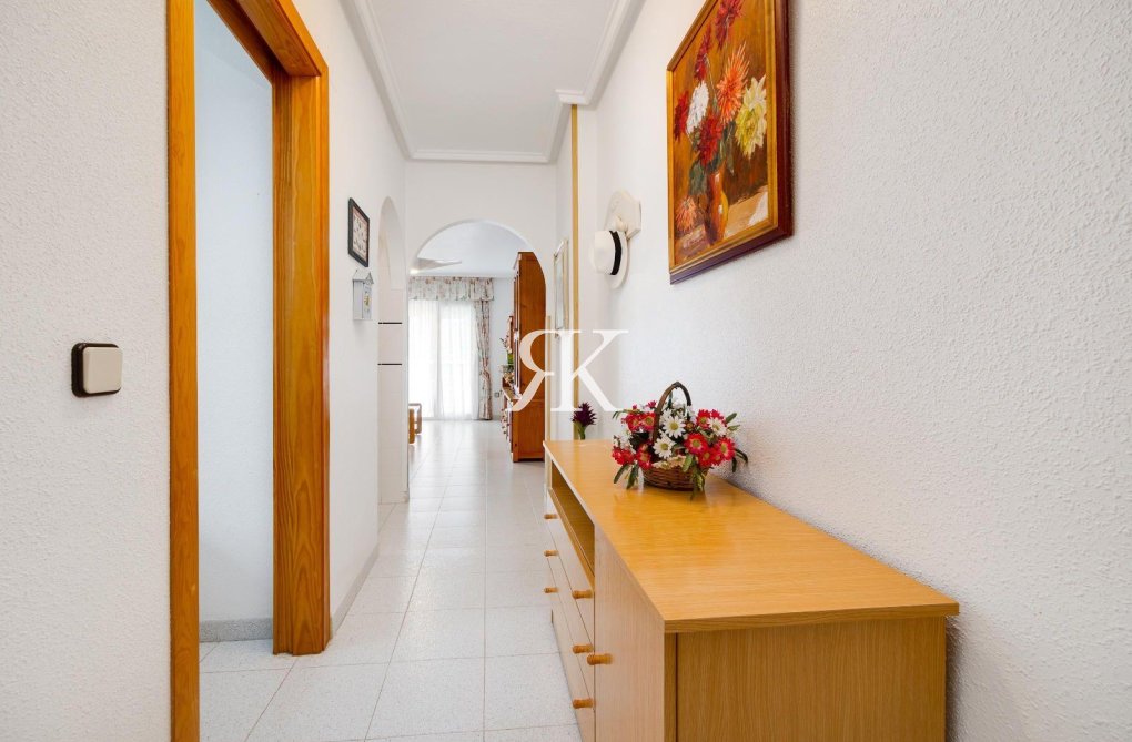 Resale - Apartment - Torrevieja - Acequion