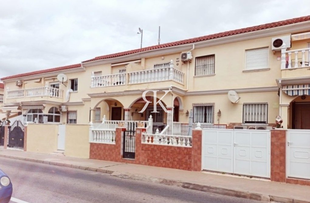 Resale - Apartment - Torrevieja - Aguas Nuevas