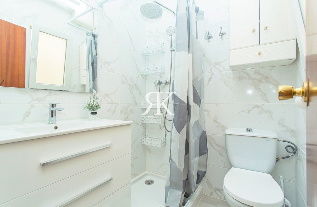 Resale - Apartment - Torrevieja - Centro-Muelle Pesquero