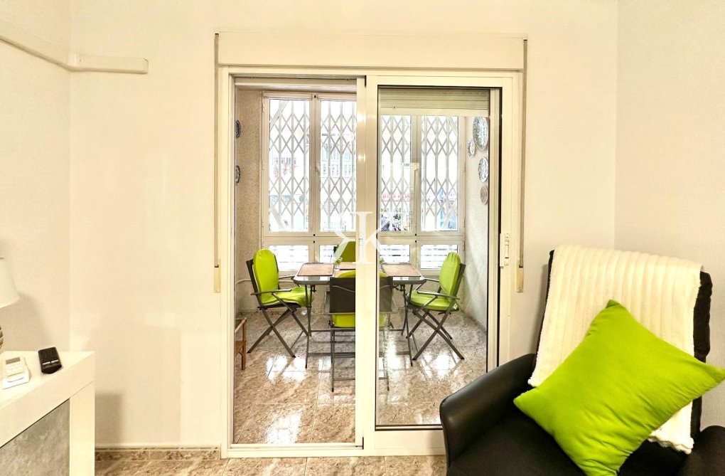 Resale - Apartment - Torrevieja - Centro