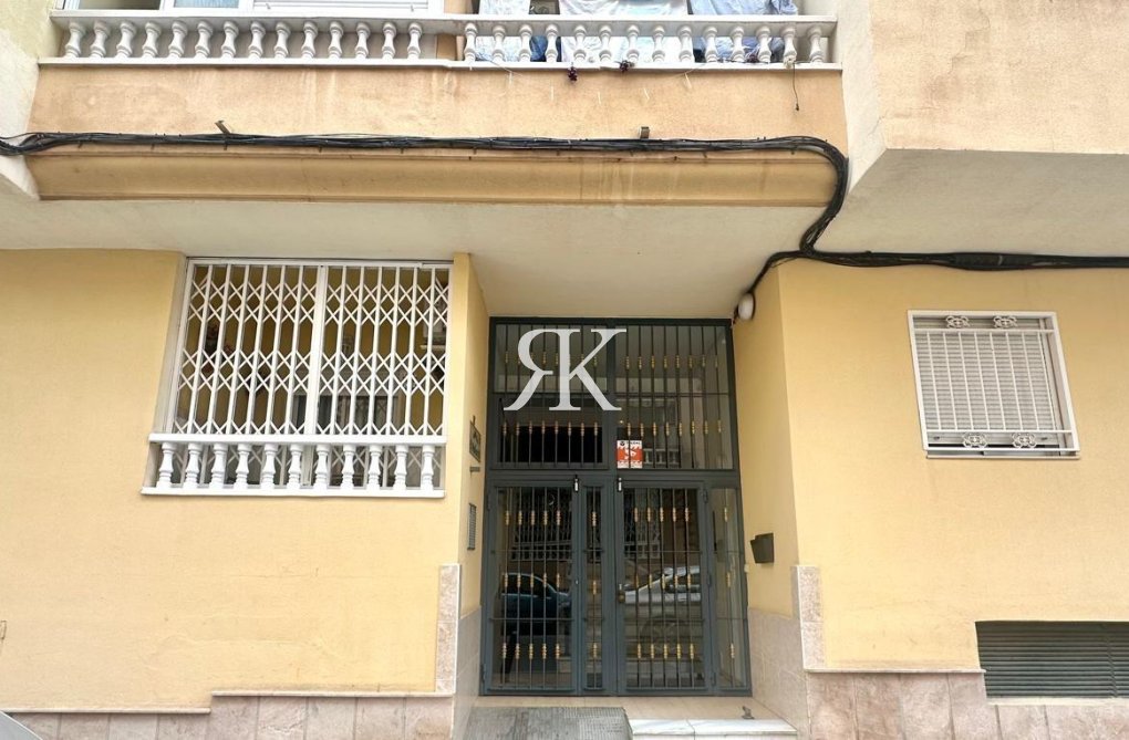 Resale - Apartment - Torrevieja - Centro