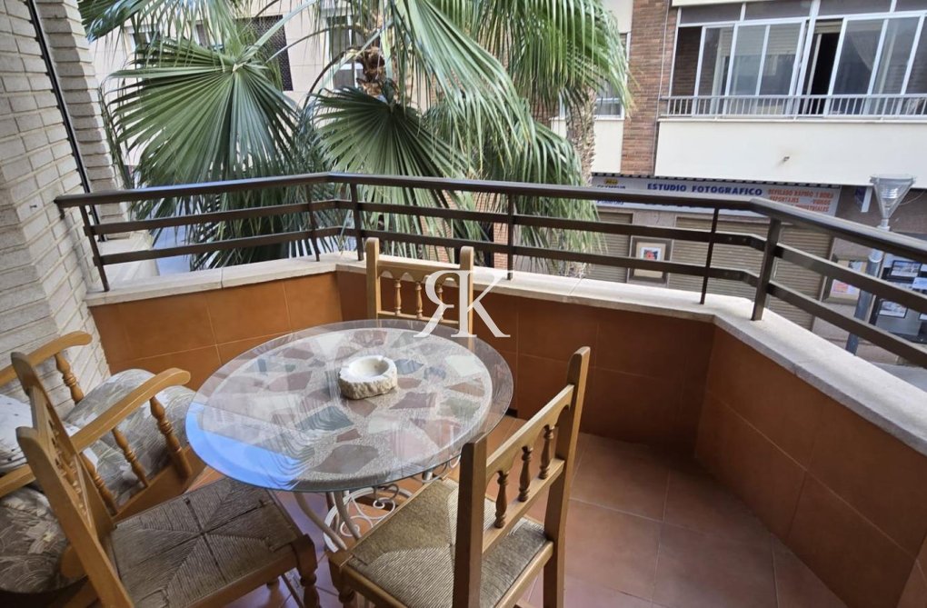 Resale - Apartment - Torrevieja - Centro