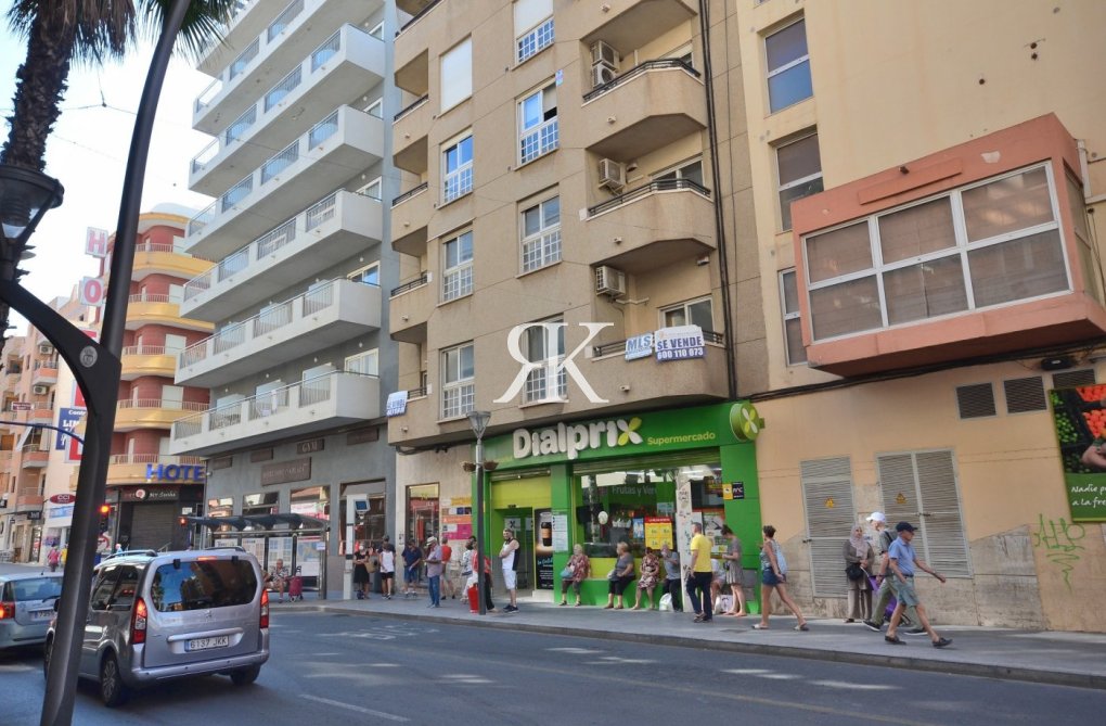 Resale - Apartment - Torrevieja - Centro