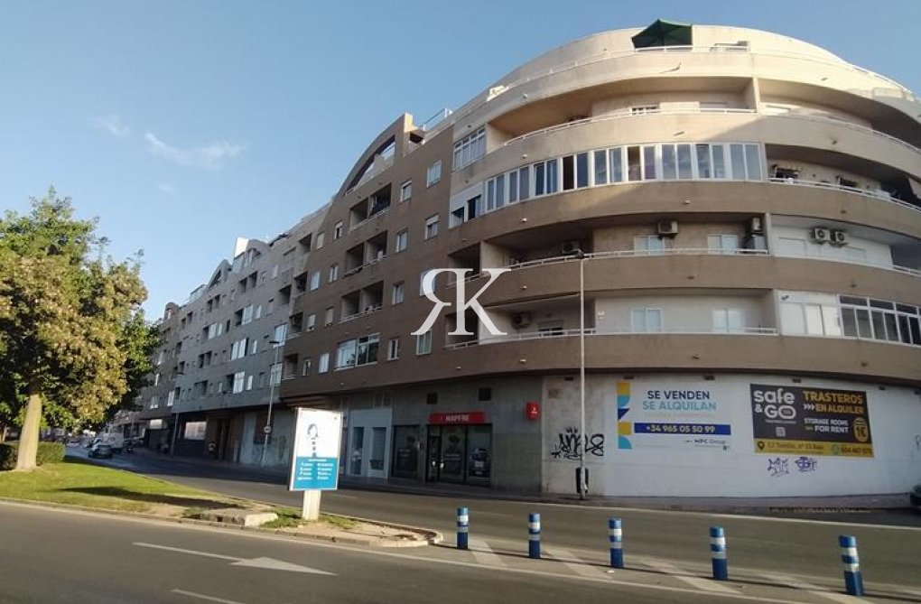 Resale - Apartment - Torrevieja - El Molino