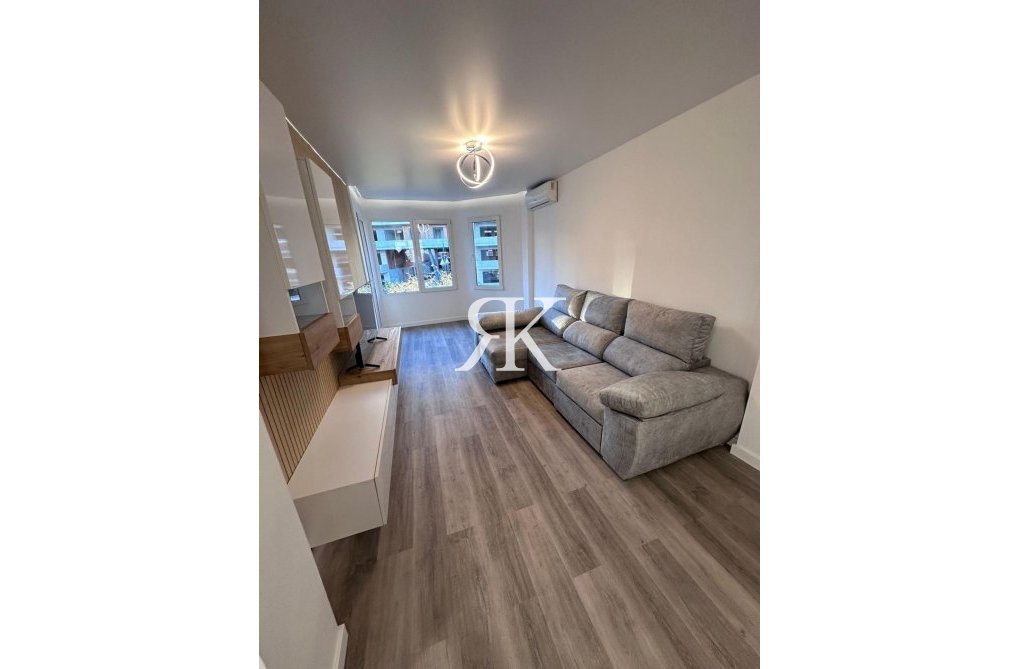 Resale - Apartment - Torrevieja - Estacion De Autobuses