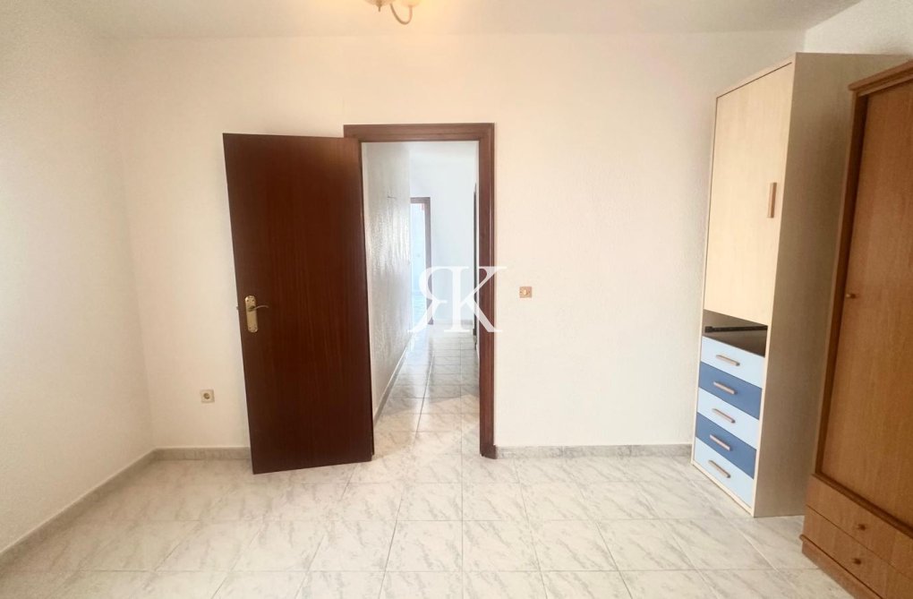 Resale - Apartment - Torrevieja - Estacion De Autobuses