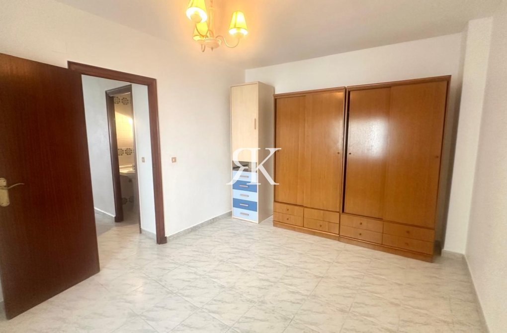 Resale - Apartment - Torrevieja - Estacion De Autobuses