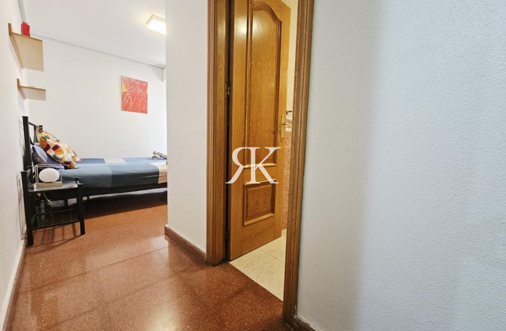 Resale - Apartment - Torrevieja - Estacion De Autobuses