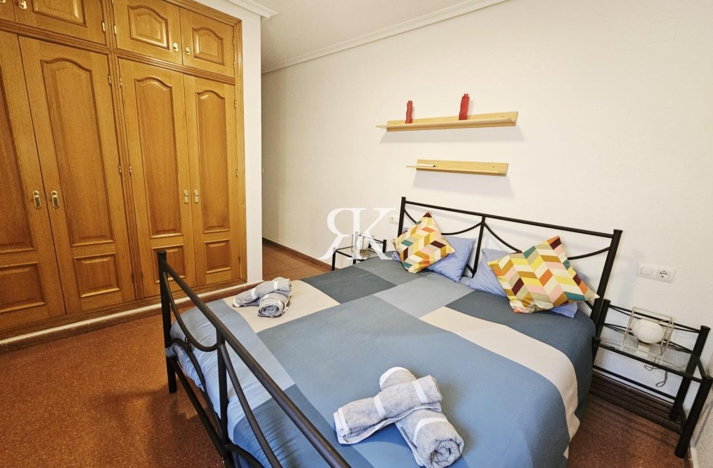 Resale - Apartment - Torrevieja - Estacion De Autobuses