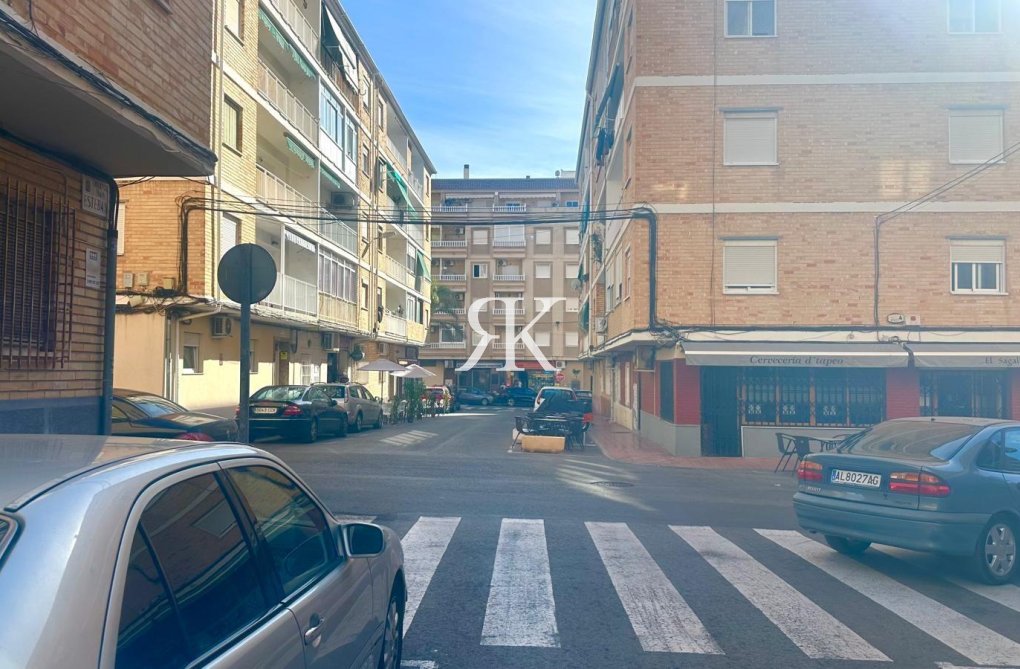 Resale - Apartment - Torrevieja - Estacion De Autobuses