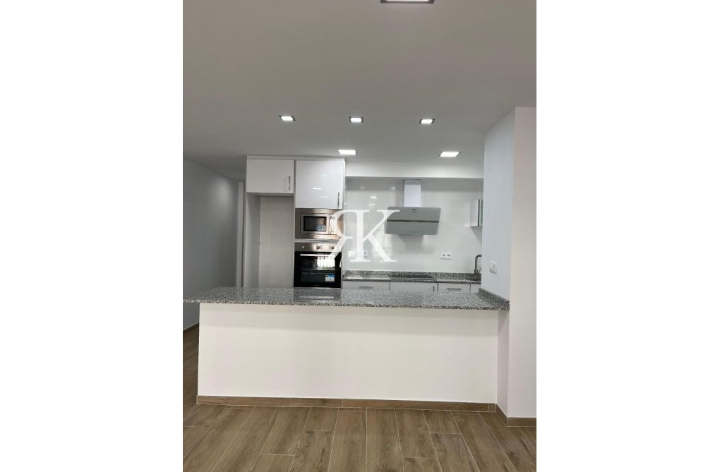 Resale - Apartment - Torrevieja - La Mata