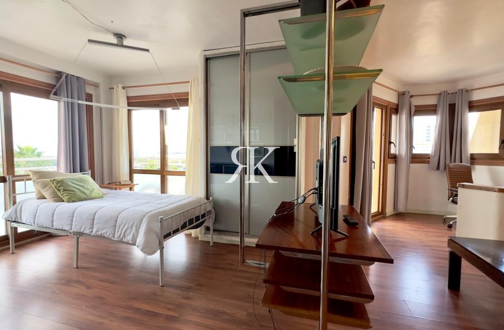 Resale - Apartment - Torrevieja - La Veleta