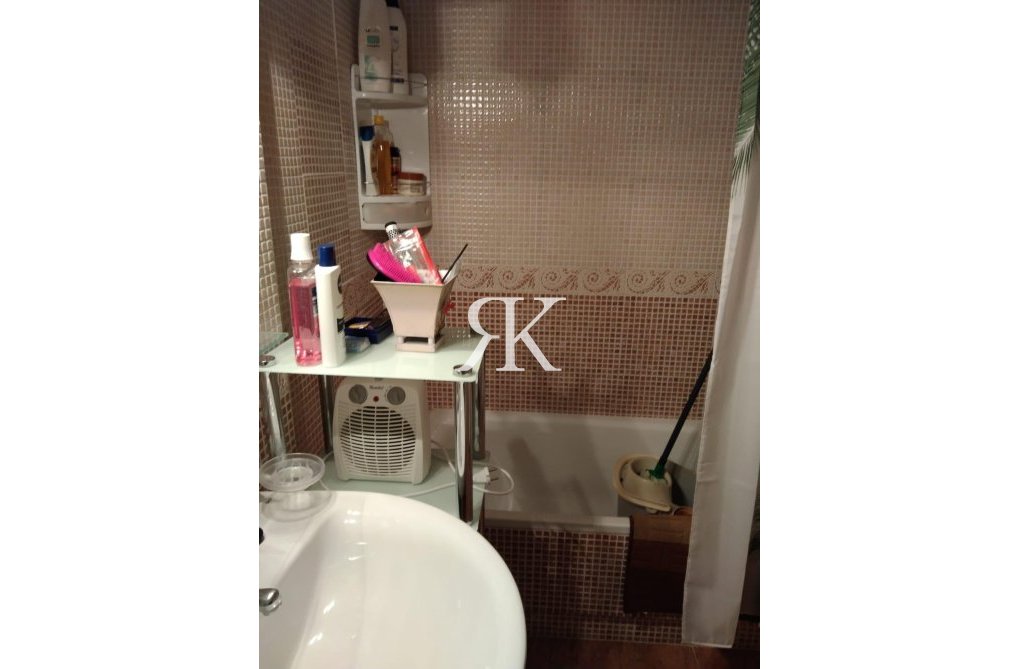 Resale - Apartment - Torrevieja - Parque Acuático - Sector 25