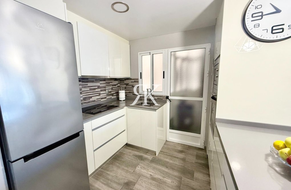 Resale - Apartment - Torrevieja - Parque De Las Naciones