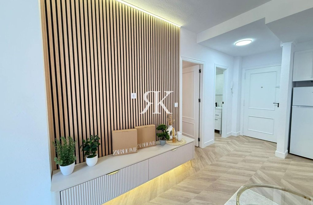 Resale - Apartment - Torrevieja - Parque De Las Naciones