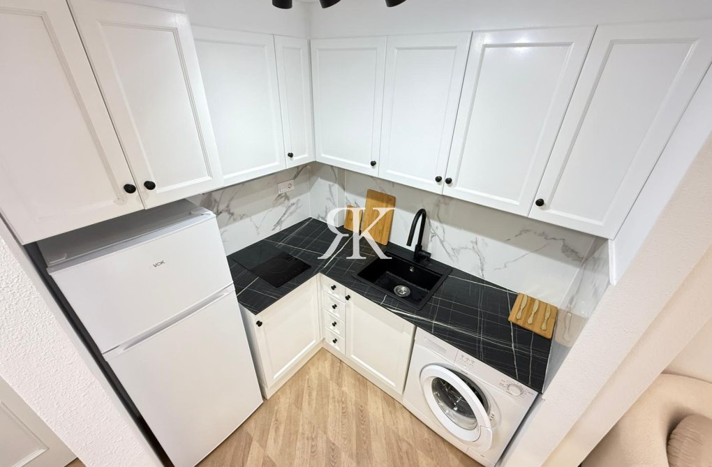 Resale - Apartment - Torrevieja - Parque De Las Naciones