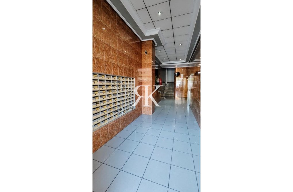 Resale - Apartment - Torrevieja - Playa de los Locos