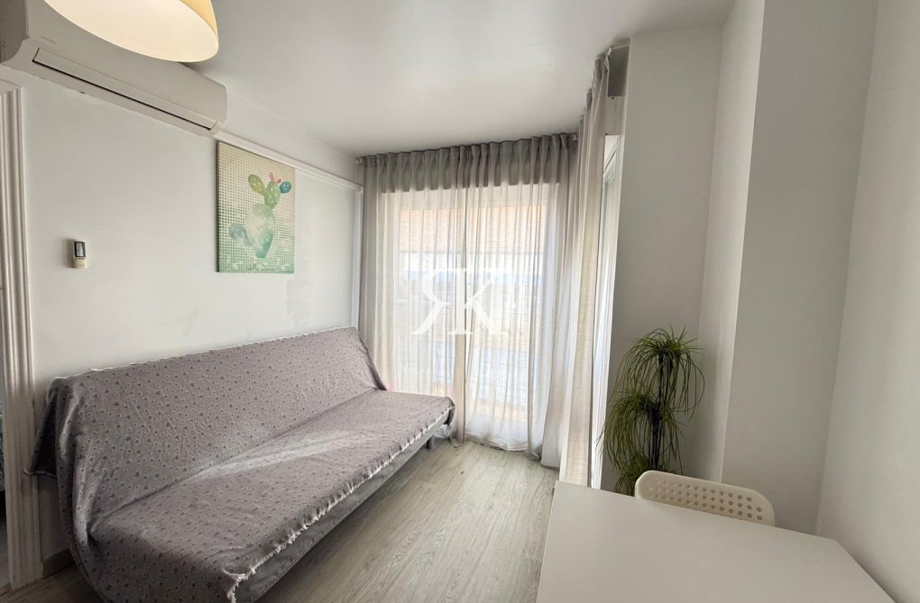 Resale - Apartment - Torrevieja - Playa del Cura