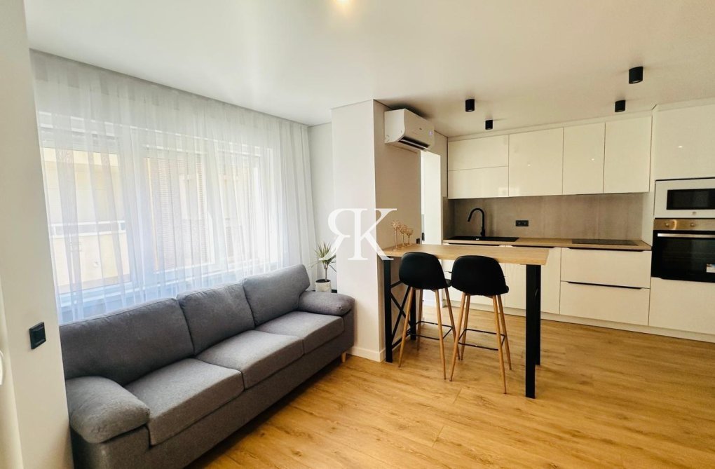 Resale - Apartment - Torrevieja - Playa del Cura