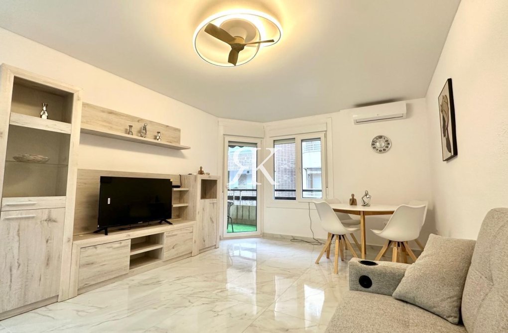 Resale - Apartment - Torrevieja - Playa del Cura