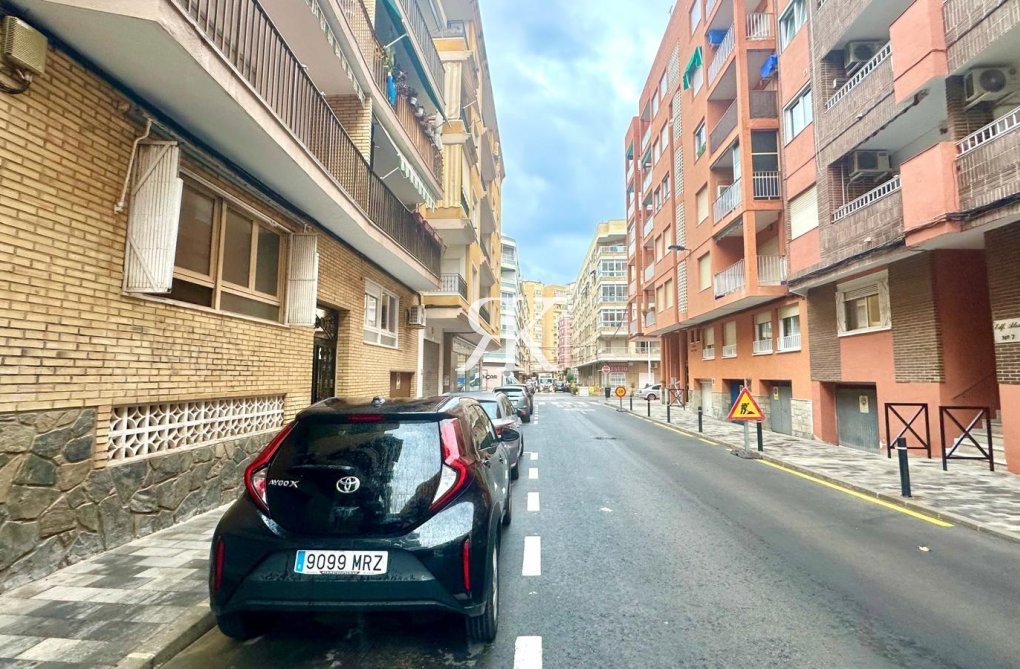 Resale - Apartment - Torrevieja - Playa del Cura