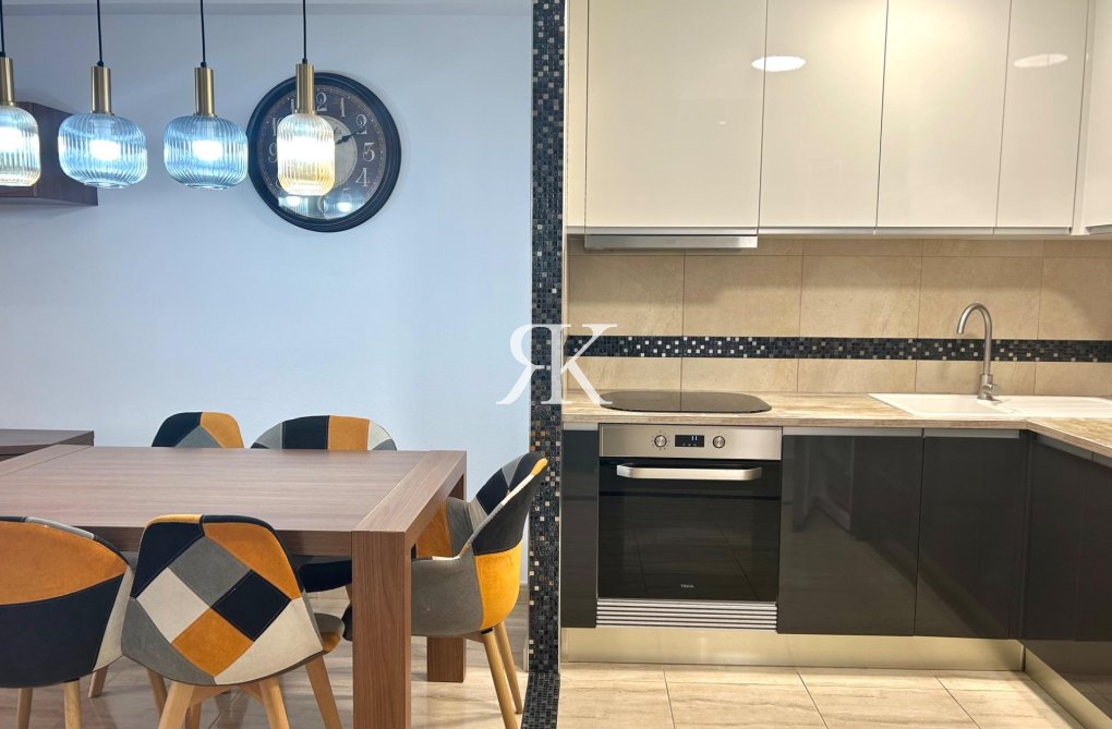 Resale - Apartment - Torrevieja - Playa del Cura