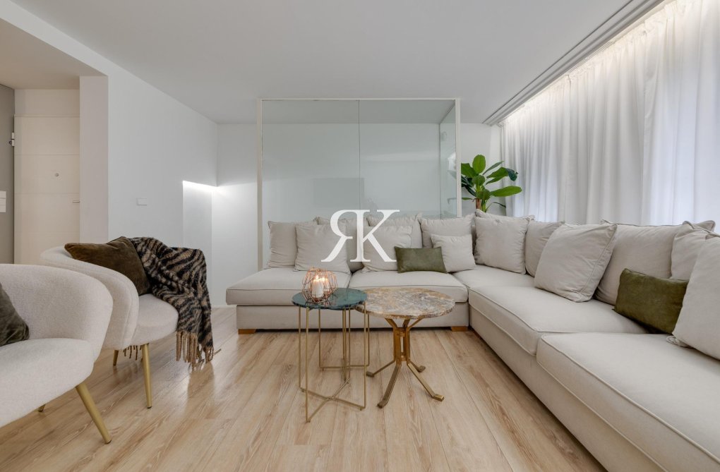 Resale - Apartment - Torrevieja - Playa del Cura