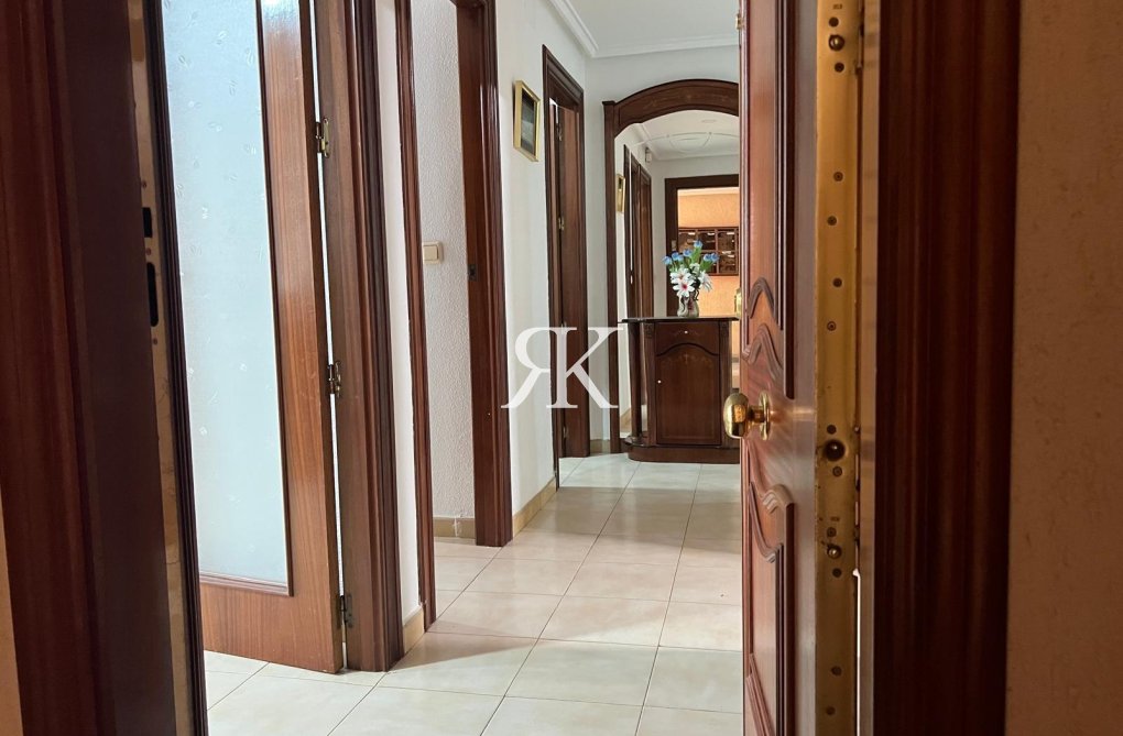 Resale - Apartment - Torrevieja - Playa del Cura