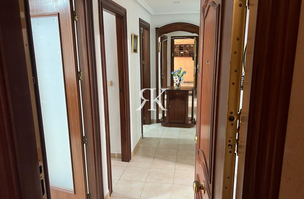 Resale - Apartment - Torrevieja - Playa del Cura