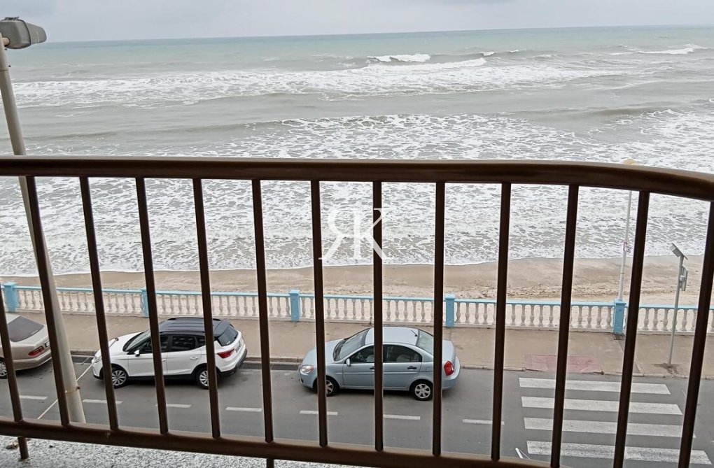 Resale - Apartment - Torrevieja - PLAYA LOS LOCOS