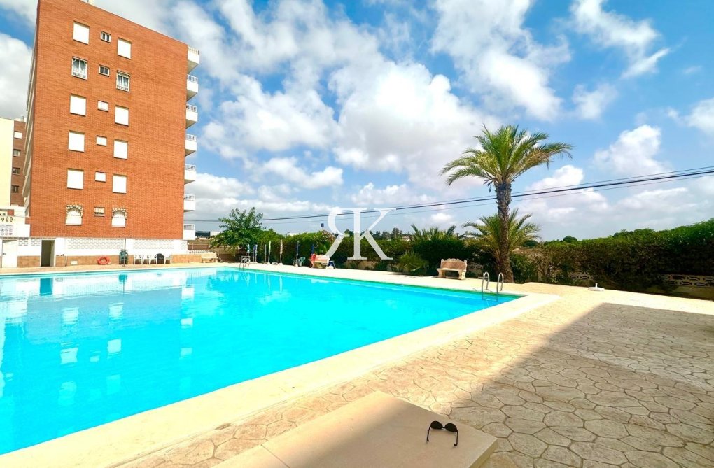 Resale - Apartment - Torrevieja - Punta Prima