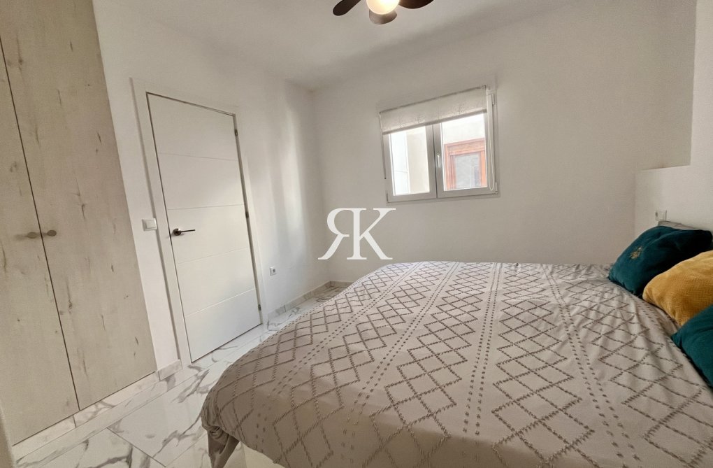 Resale - Apartment - Villamartin - Costa Blanca