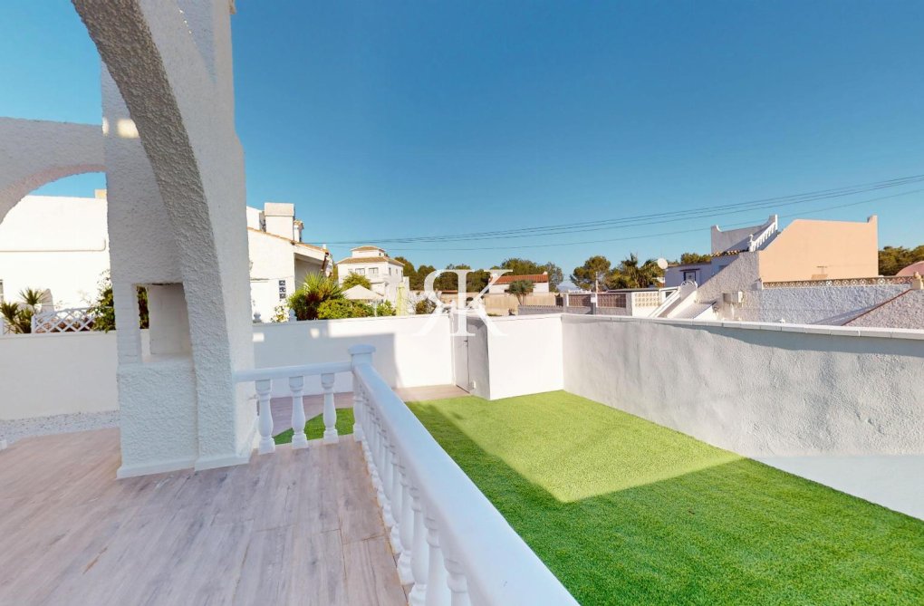 Resale - Bungalow - Orihuela Costa - Costa Blanca