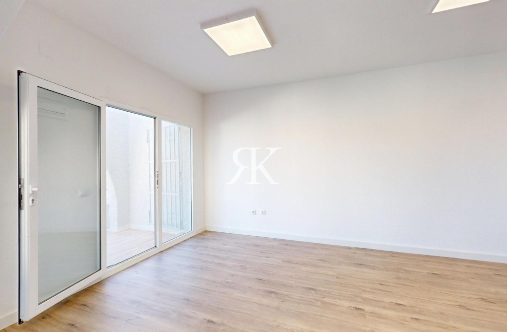 Resale - Bungalow - Orihuela Costa - Costa Blanca