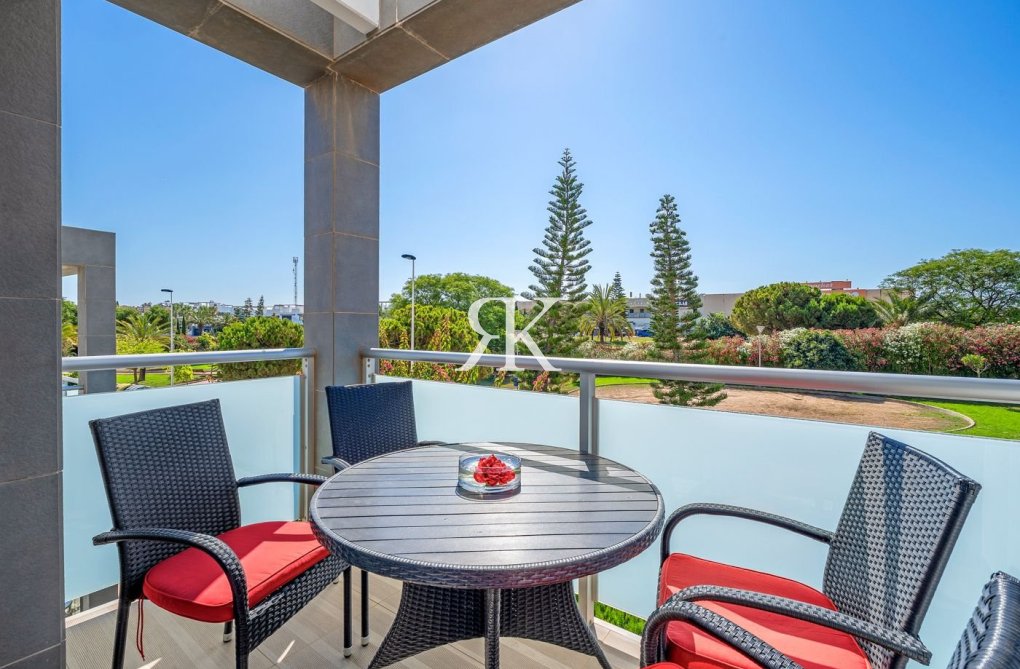 Resale - Bungalow - Punta Prima - Costa Blanca