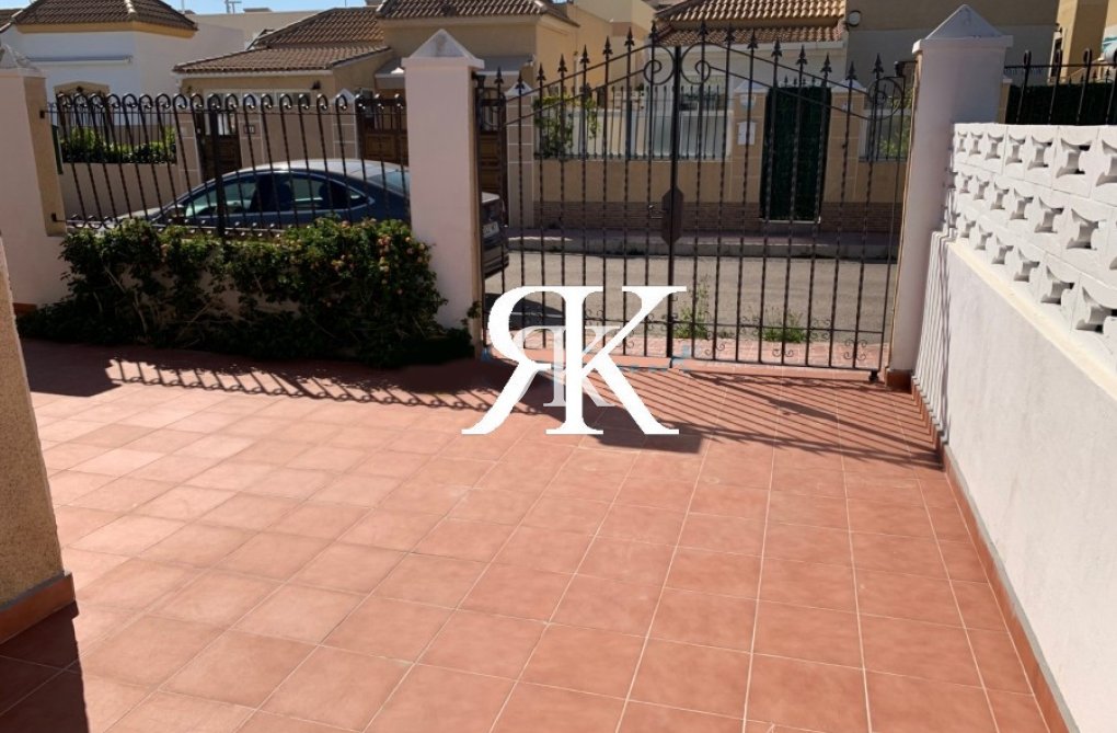 Resale - Bungalow - Torrevieja - Aguas Nuevas