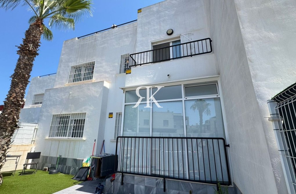 Resale - Bungalow - Torrevieja - Costa Blanca