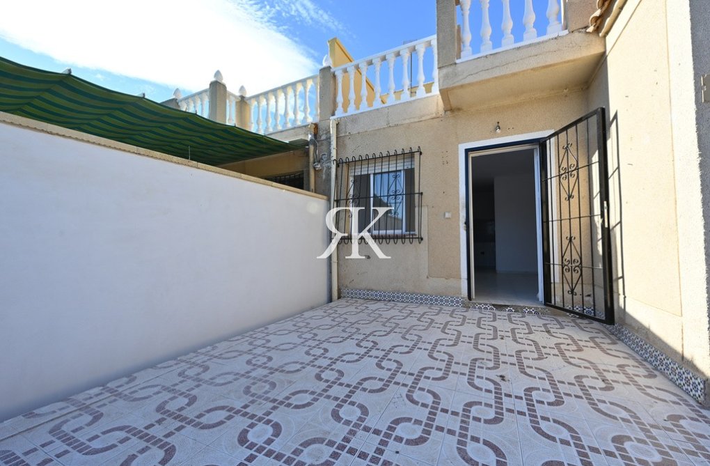 Resale - Bungalow - Torrevieja - Jardín del Mar