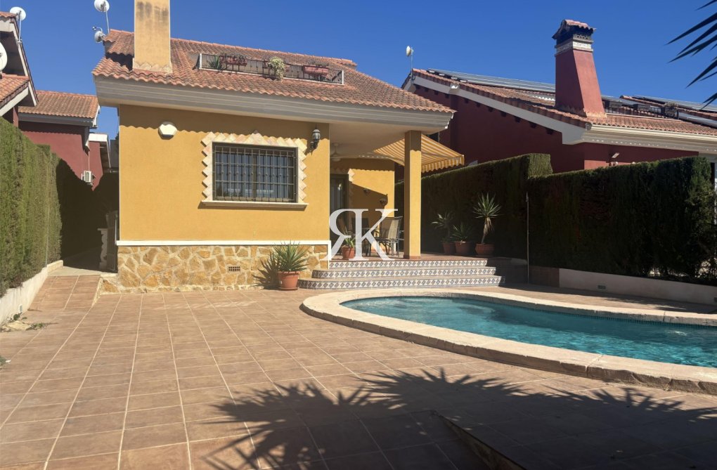 Resale - Detached Villa - Guardamar del Segura - El Raso