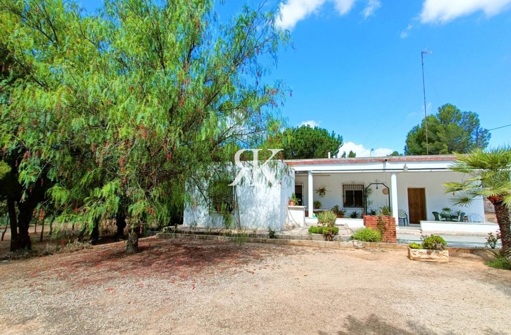 Resale - Detached Villa - Hondón de las Nieves